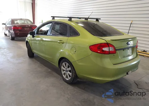 2013 Ford Fiesta Se z USA, uszkodzony, nr VIN 3FADP4BJ5DM194527